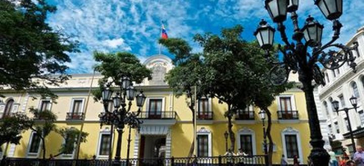 casa_amarilla.jpg_253298900-400x225